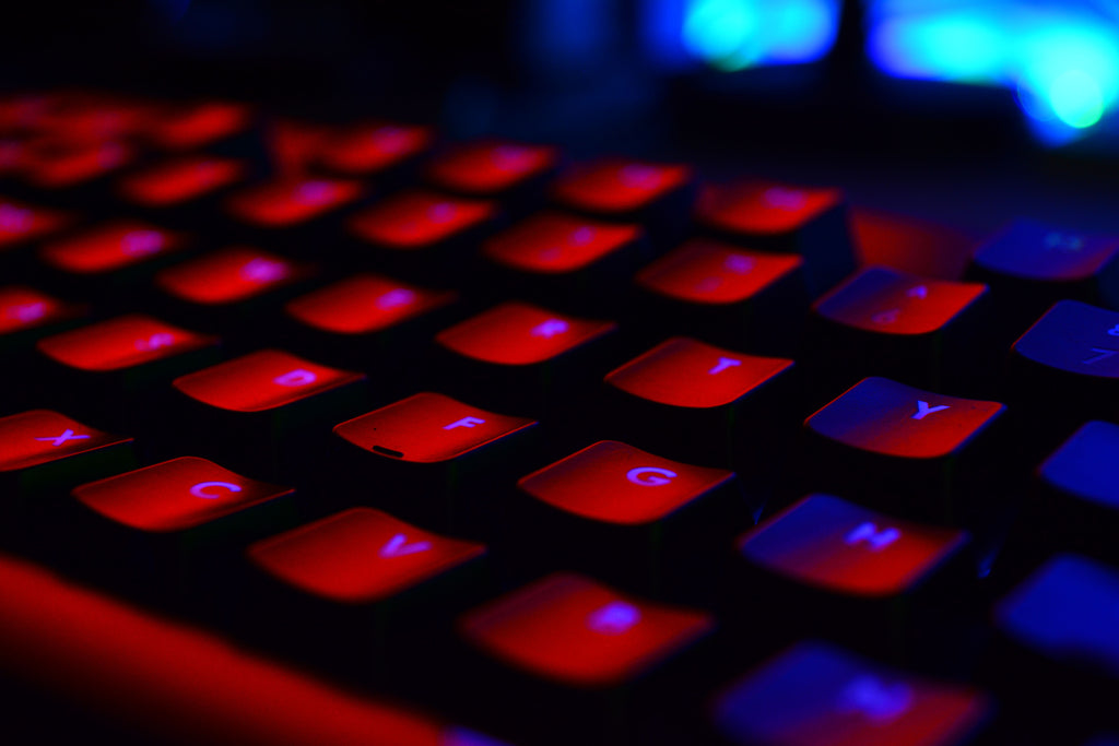Primer plano de teclado mecánico
